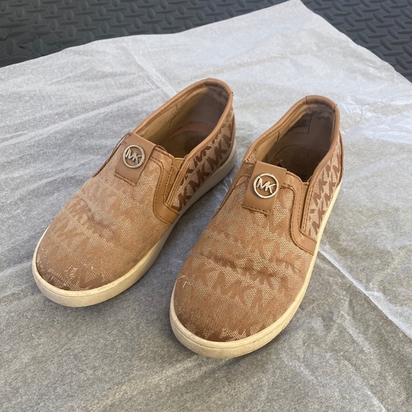 MK shoes - Picture 2 of 16